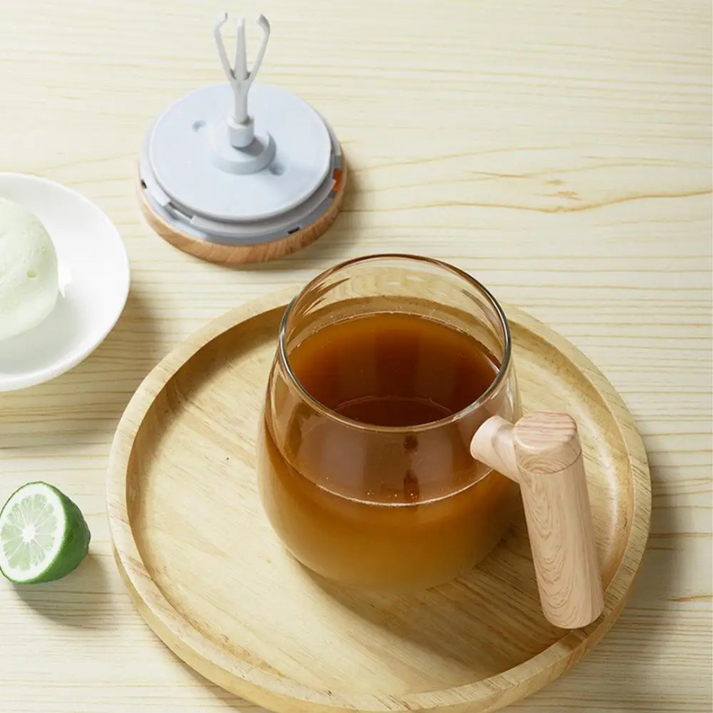 StirMate – Selv-rørende rejsekrus med én-knaps funktion og spildsikkert låg