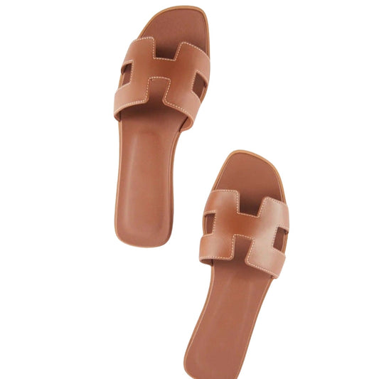 Clara – Flade Slip-On Sandaler med Udskæringsdetaljer