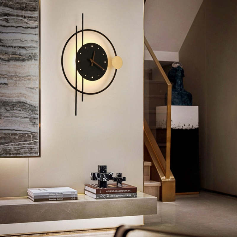 LumiClock – Stilfuld vægurlampe med LED-glød og legende moderne design
