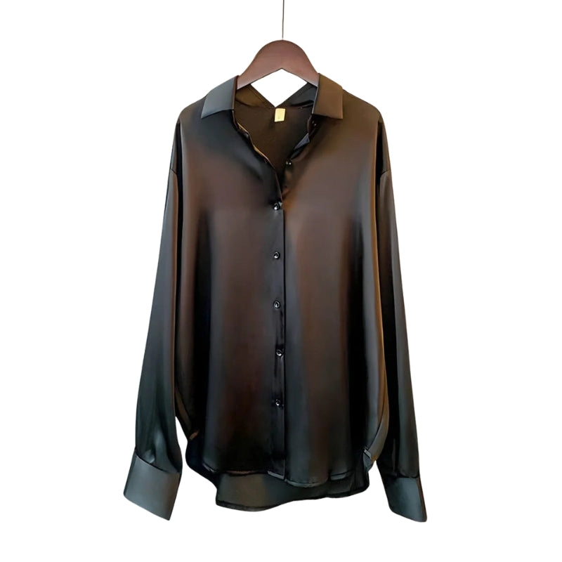 Ava – Elegant langærmet bluse med knaplukning foran