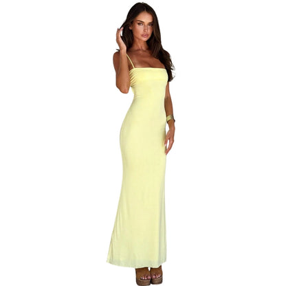 Aurelia – Figursyet Maxikjole med Spaghettistropper og Mønstret Blomster Ternet Design