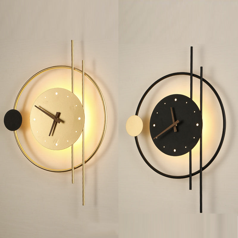 LumiClock – Stilfuld vægurlampe med LED-glød og legende moderne design