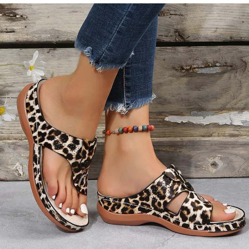 Soleil – Trendy leopardprintede sandaler med elegant design og støttende sål for komfort