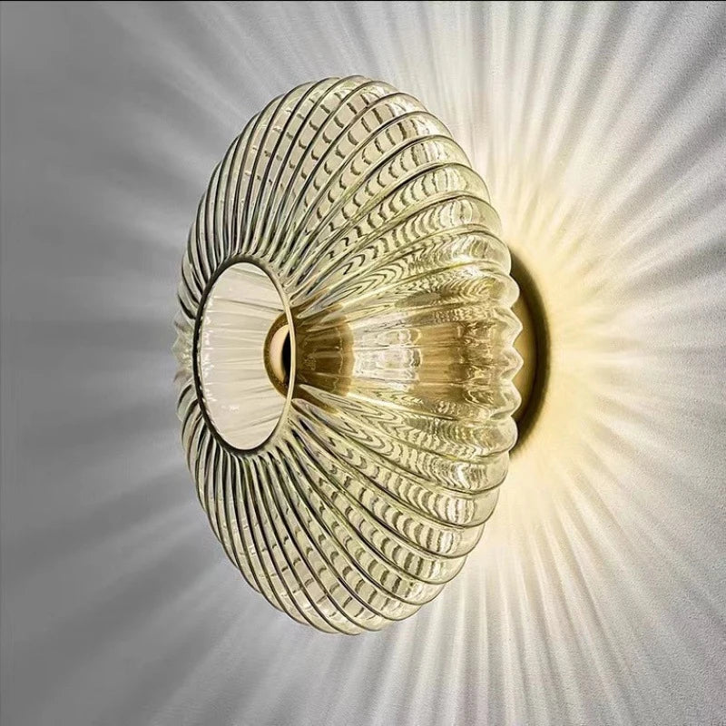 GlowAura – Væglampe med Minimalistisk Design og Varmt Ambient Lys