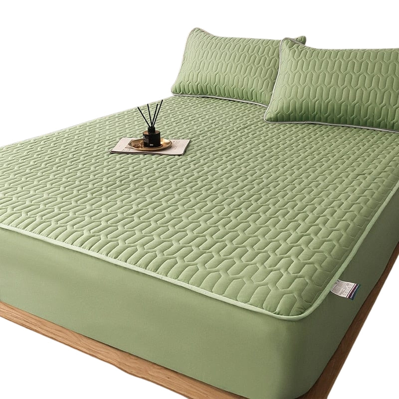 AquaSlumber – Vandtæt Madrasbeskytter med Quiltet Polstring og Elastisk Pasform