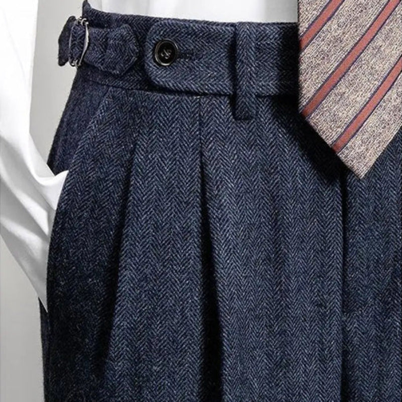 Marlen – Slanke tilspidsede bukser med høj talje og minimal bæltedetalje til daglig brug