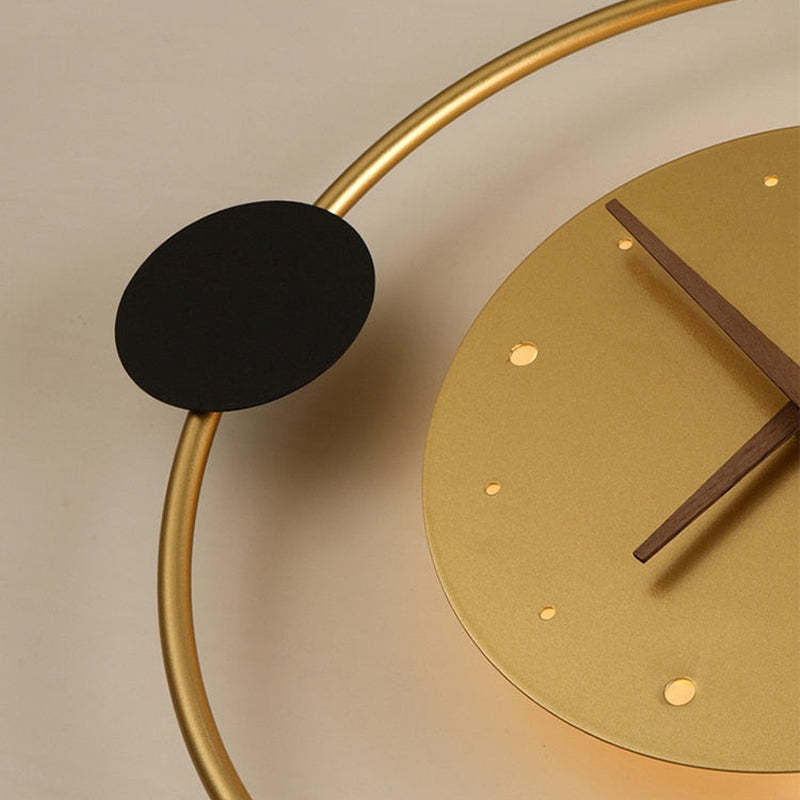 LumiClock – Stilfuld vægurlampe med LED-glød og legende moderne design