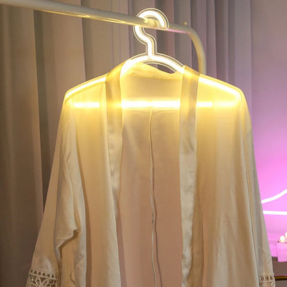 LumaHook – Slanke bøjler med bevægelsessensor, indbygget lys og genopladeligt design