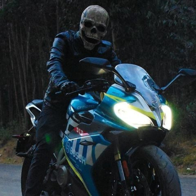 SkullMask – Fuld Latex Kostumemaske med Lysende Øjne til Sæsonbrug