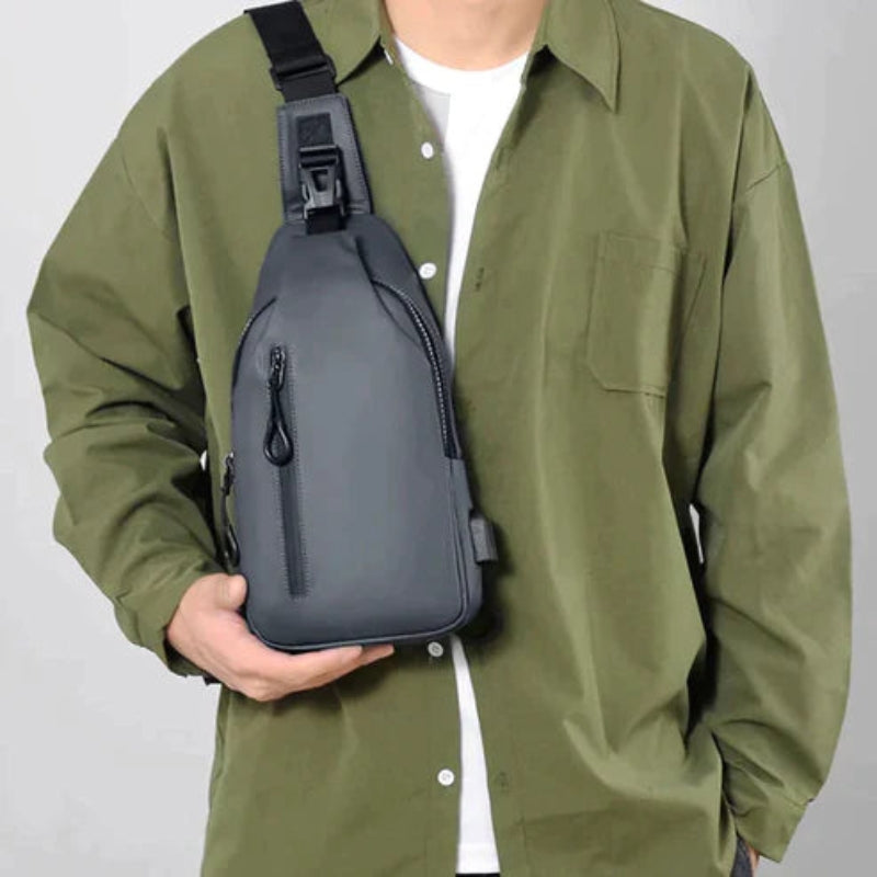 CarryEase – Vandtæt Crossbody-Taske med USB-Port og Flere Rum