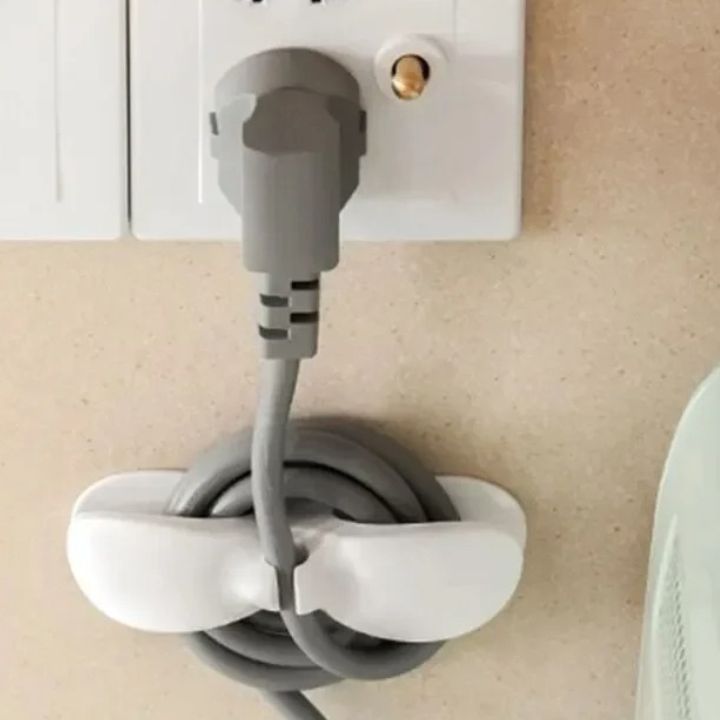 CableCradle – Multi-Slot Kompakt kabelholder med klæbende base til pæn ledningsarrangement