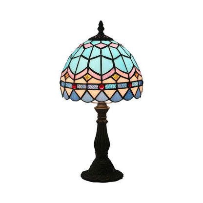 ArtisanGlow – Elegant Tiffany-lampe med farvet glas og klassiske blylinjer