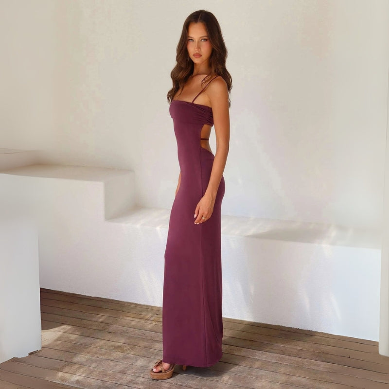 Aurelia – Figursyet Maxikjole med Spaghettistropper og Mønstret Blomster Ternet Design