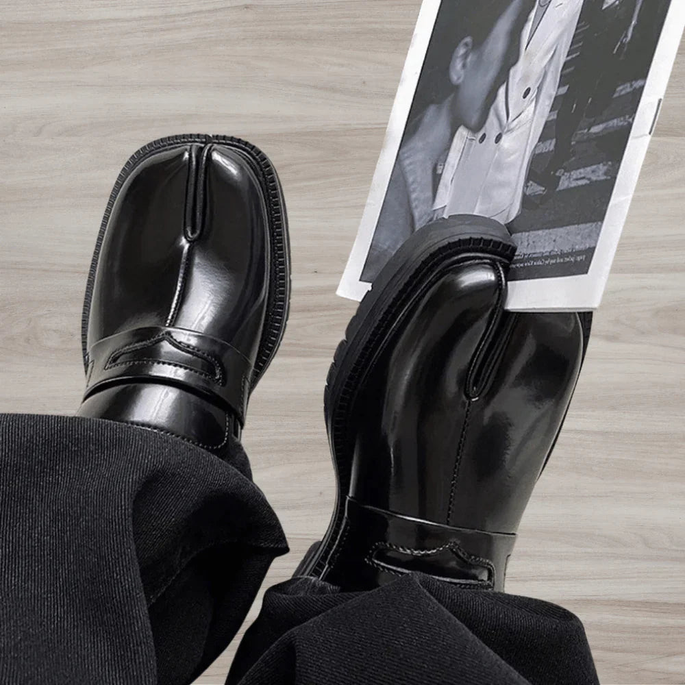 Melia - Sko med tykke såler og minimal split-toe detaljer foran