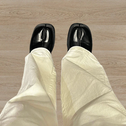 Melia - Sko med tykke såler og minimal split-toe detaljer foran