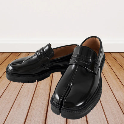 Melia - Sko med tykke såler og minimal split-toe detaljer foran