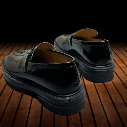 Melia - Sko med tykke såler og minimal split-toe detaljer foran