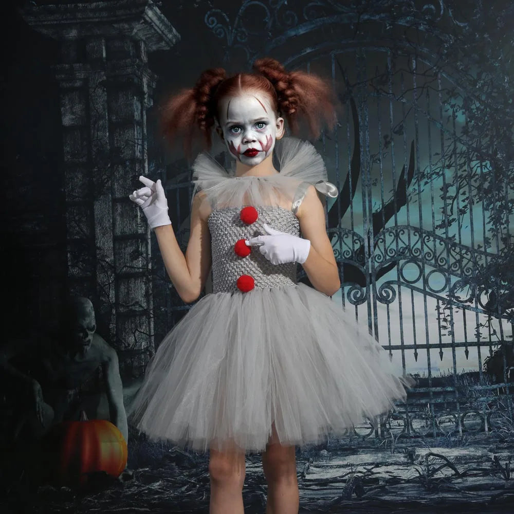 Charlotte – Klovneinspireret Tylkjole med Røde Pomponer og Tylskørt til Halloween