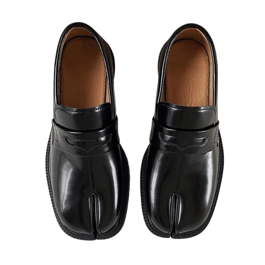 Melia - Sko med tykke såler og minimal split-toe detaljer foran