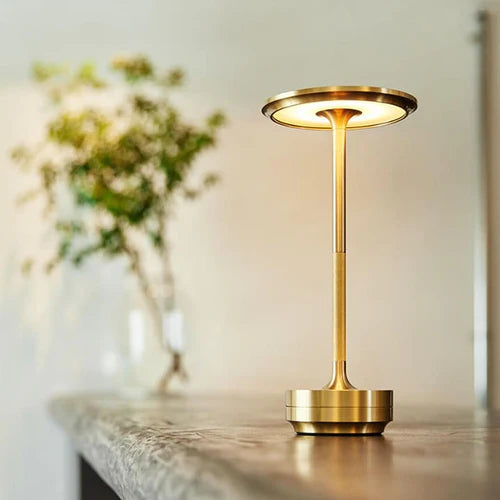 NordicaLight – Trådløs bordlampe til fleksibel og stilfuld belysning