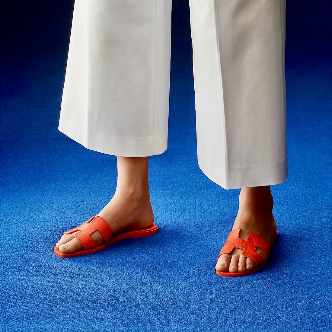 Clara – Flade Slip-On Sandaler med Udskæringsdetaljer