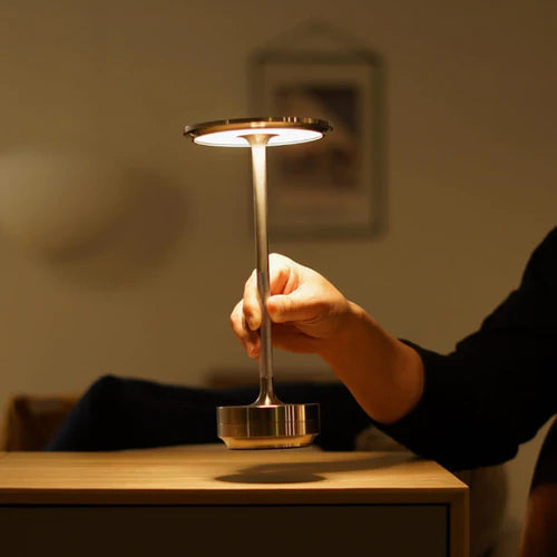 NordicaLight – Trådløs bordlampe til fleksibel og stilfuld belysning