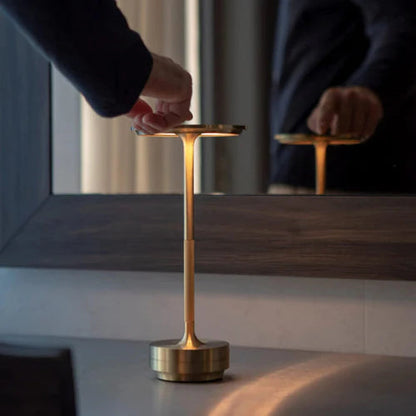 NordicaLight – Trådløs bordlampe til fleksibel og stilfuld belysning