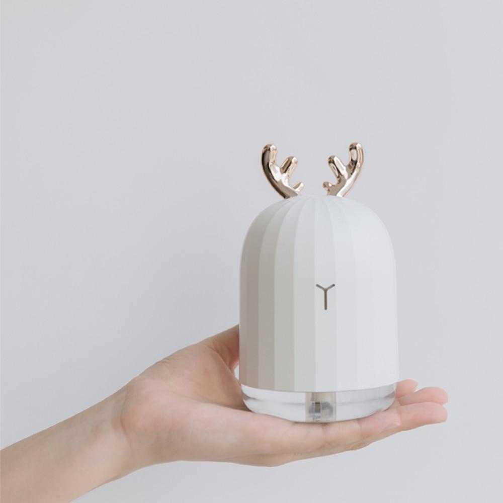 DeerGlow – Kompakt luftfugter med gevirform og blødt LED-lys i et legende design