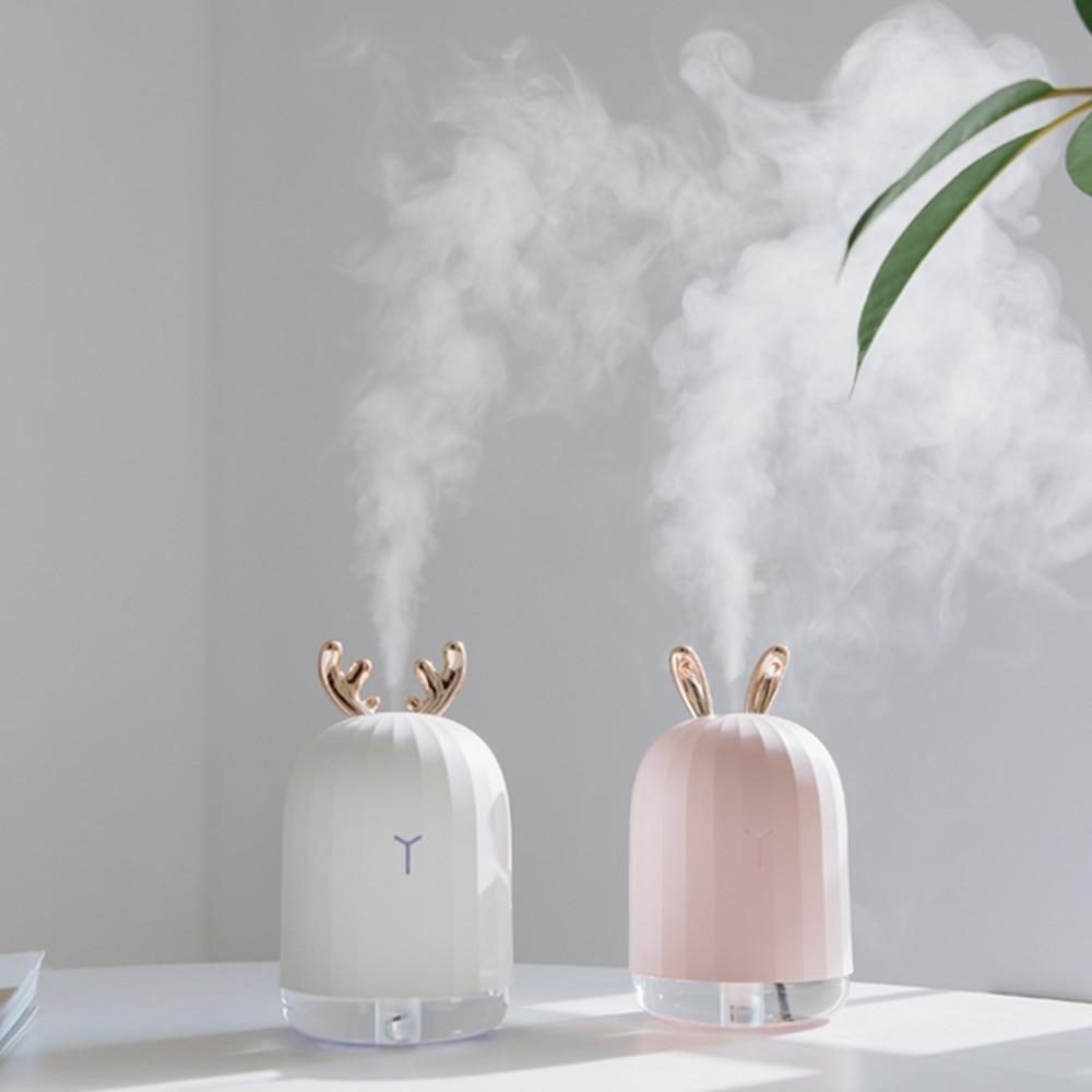 DeerGlow – Kompakt luftfugter med gevirform og blødt LED-lys i et legende design
